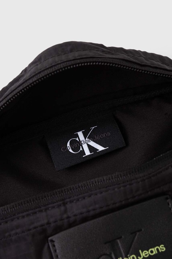Τσάντα φάκελος Calvin Klein Jeans μαύρο K50K511792