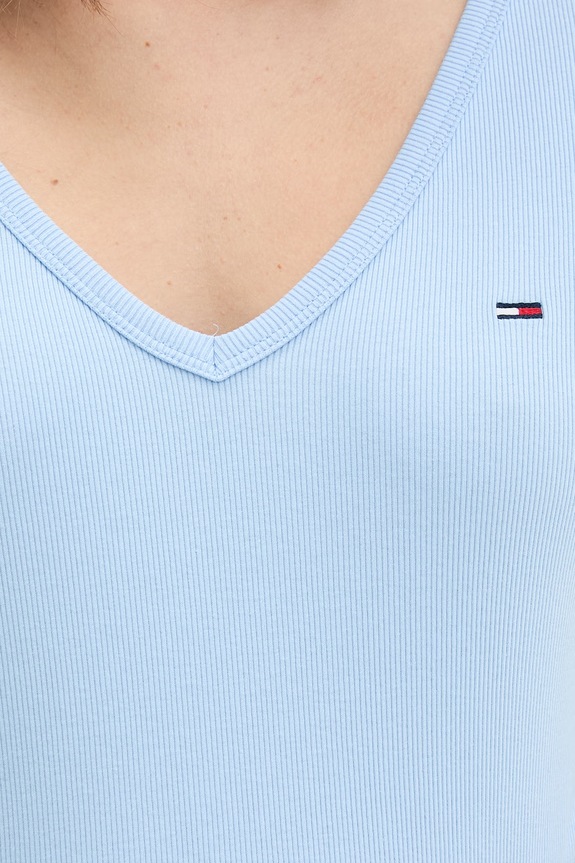 Tommy Jeans majica za žene od pamuka s elastanom DW0DW17385 plava