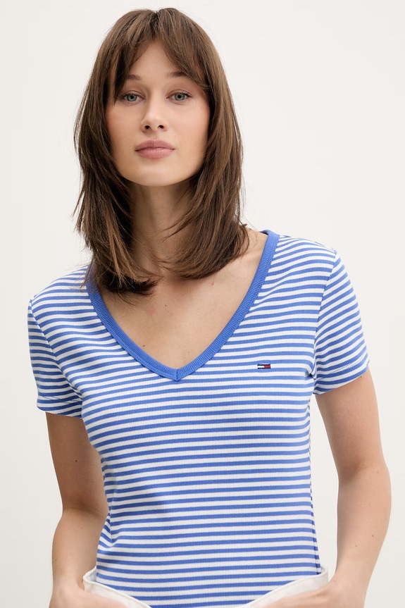 Tommy Jeans majica za žene od pamuka s elastanom plava DW0DW17385