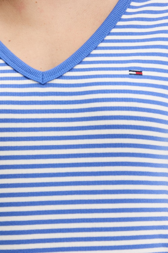 Tommy Jeans majica za žene od pamuka s elastanom DW0DW17385 plava