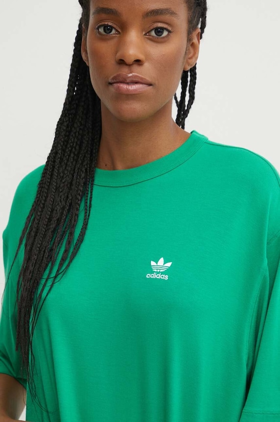 Тениска adidas Originals зелен IR8063