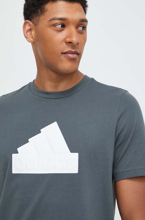 Ρούχα Βαμβακερό μπλουζάκι adidas IZ1623 πράσινο