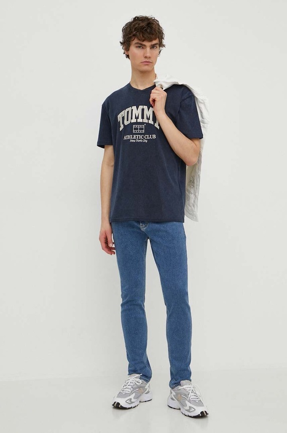 Tommy Jeans tricou din bumbac DM0DM18557 bleumarin SS24