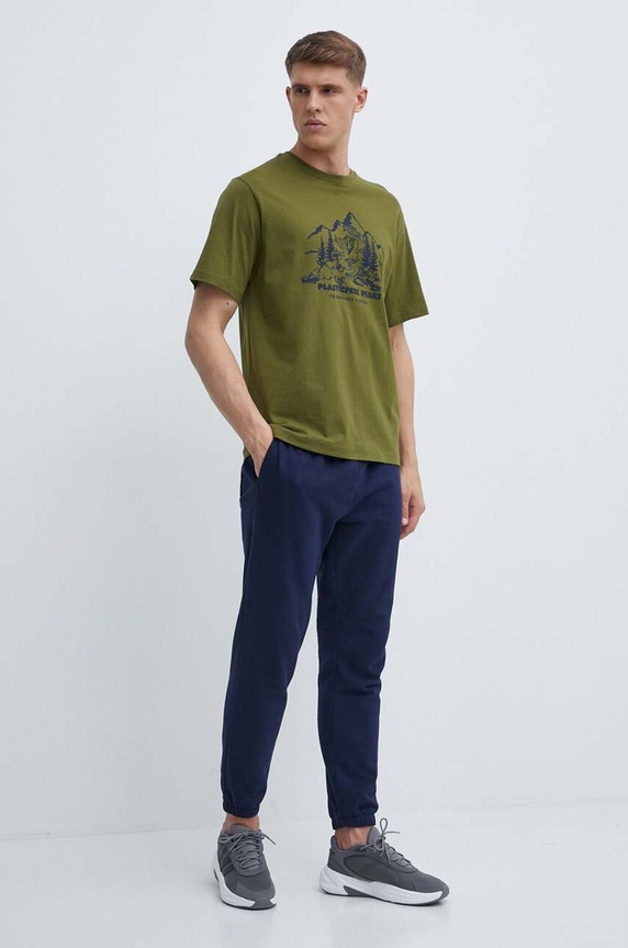 Bavlnené tričko The North Face NF0A87DXPIB1 zelená SS24