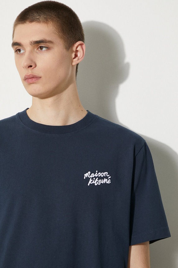 Бавовняна футболка Maison Kitsuné Handwriting Comfort Tee Shirt MM00126KJ0118 темно-синій