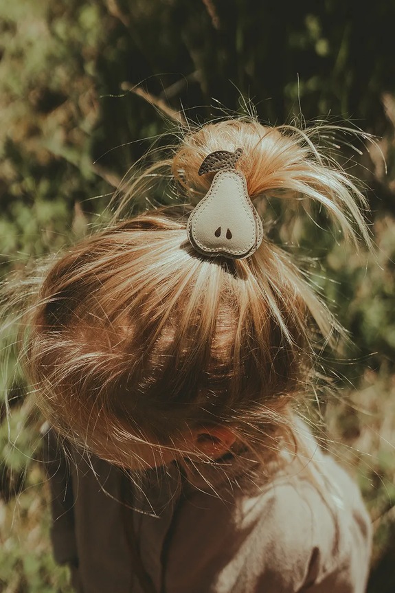 Παιδικό κλιπ μαλλιών Donsje Nanoe Fruit Hairclip Pear μπεζ 6007019