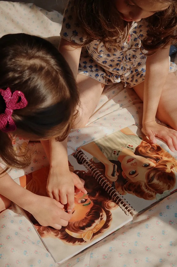 Konges Sløjd książeczka z naklejkami GLAM ME UP STICKER BOOK KS102869