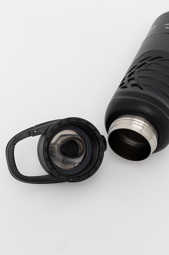 Akcesoria Under Armour butelka UA71090 czarny