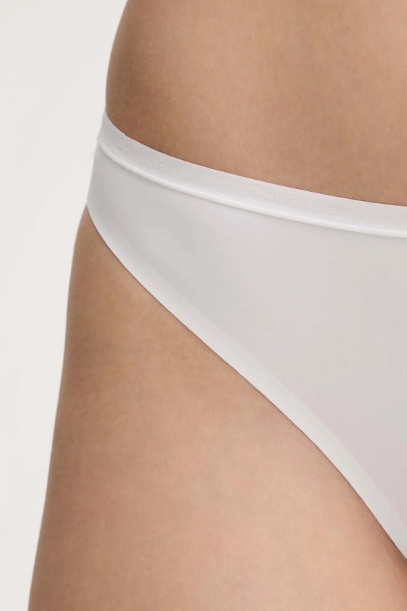 Calvin Klein Underwear perizoma bianco LV00QF7820