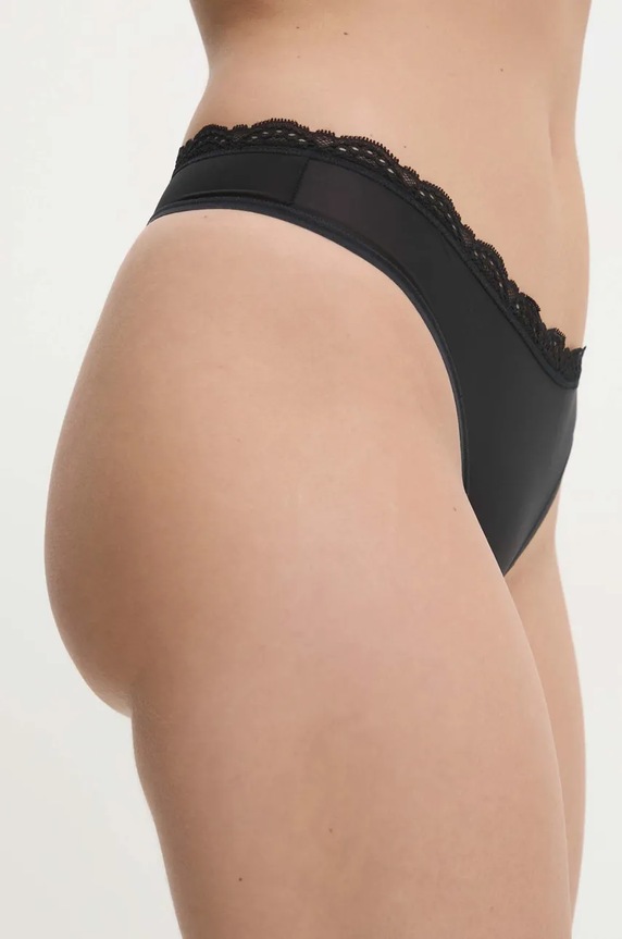Calvin Klein Underwear tanga női LV00QD5270 fekete AA00