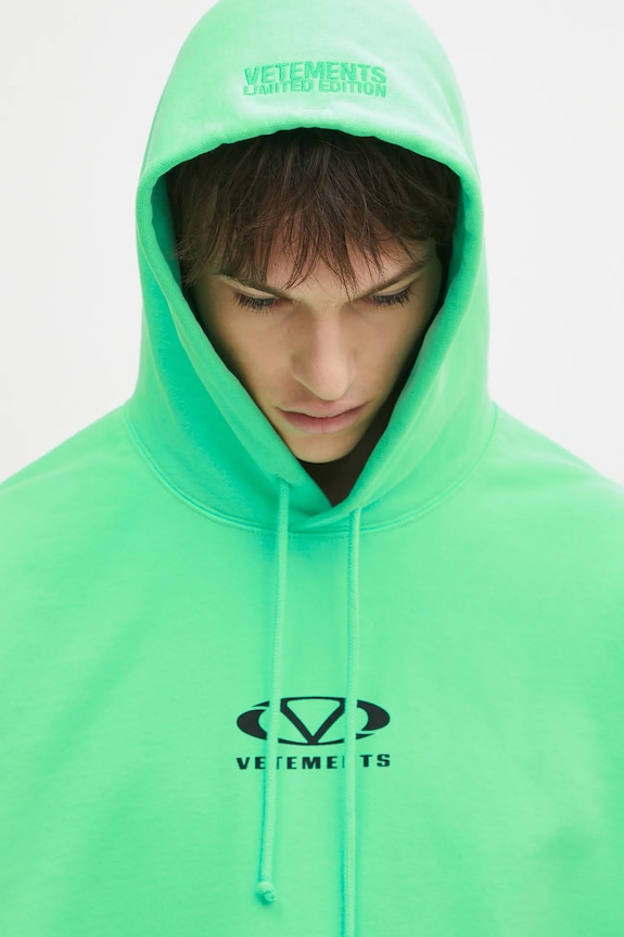 Dukserica VETEMENTS Oval Logo Cropped Boxy zelena UA66HD600E