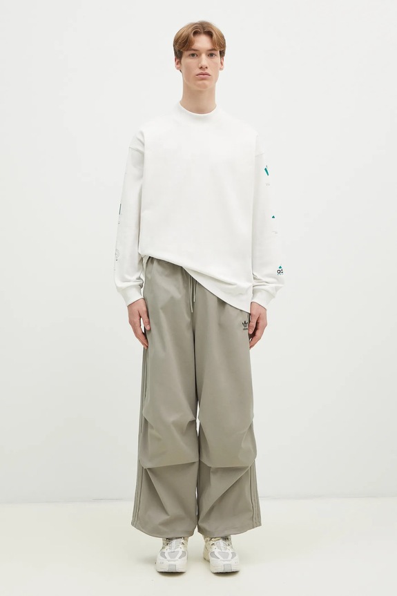 adidas Originals top a maniche lunghe in cotone Equipment GFX Tee Longsleeve JN4846 bianco