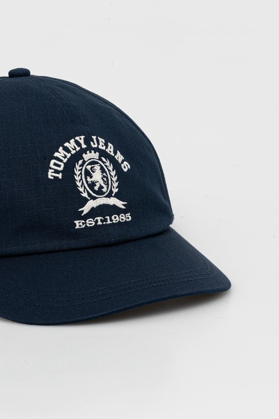 Bombažna bejzbolska kapa Tommy Jeans AM0AM13286 mornarsko modra SS25