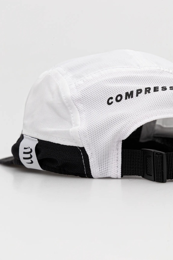 Compressport czapka z daszkiem 5 Panel Light XHWU736 biały AW25