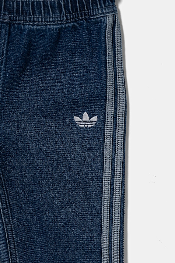 Dječaci Pamučna dječja trenirka adidas Originals JC7863 bijela