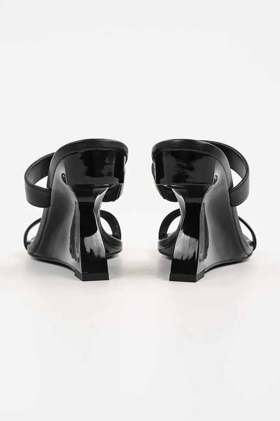 Παπούτσια Δερμάτινες παντόφλες Karl Lagerfeld WAVERLY KL34611.000 μαύρο