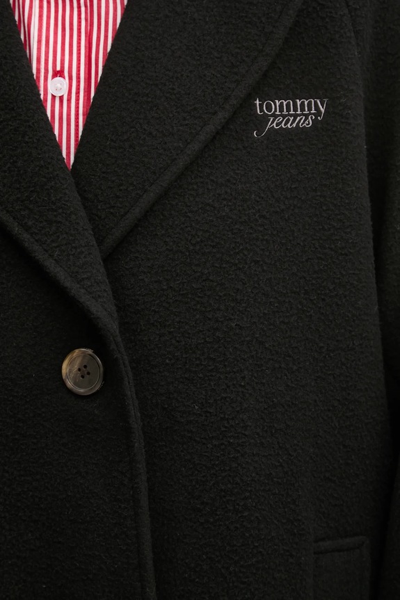 Kabát s prímesou vlny Tommy Jeans DW0DW20166 čierna