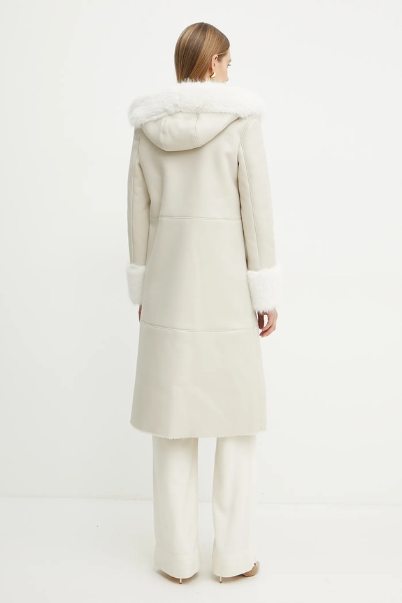 Abbigliamento Guess cappotto KLARISSA W5RL60.WH0U0 beige