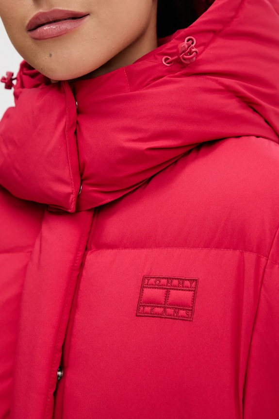 Tommy Jeans pehelydzseki DW0DW21977 piros