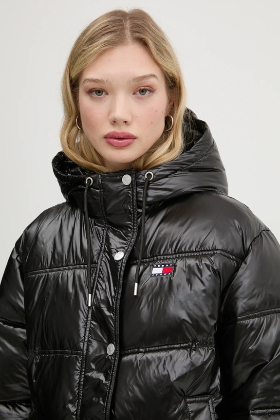 Tommy Jeans rövid kabát DW0DW20210 fekete