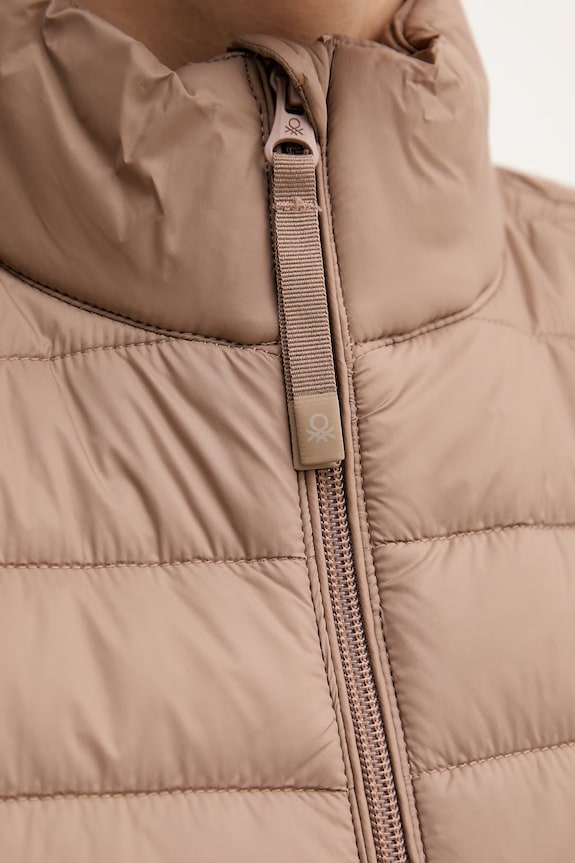 United Colors of Benetton Vestă 2TWDDJ00V maro