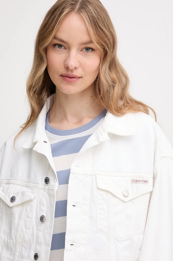 Bavlnená bunda Calvin Klein Jeans biela J20J225181