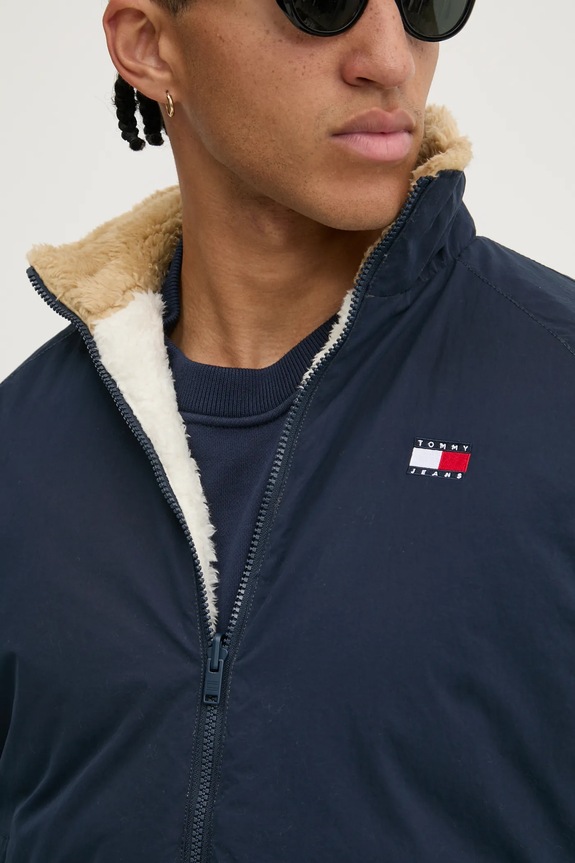 Яке с две лица Tommy Jeans DM0DM21129