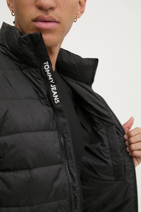 Pernata jakna Tommy Jeans DM0DM20658