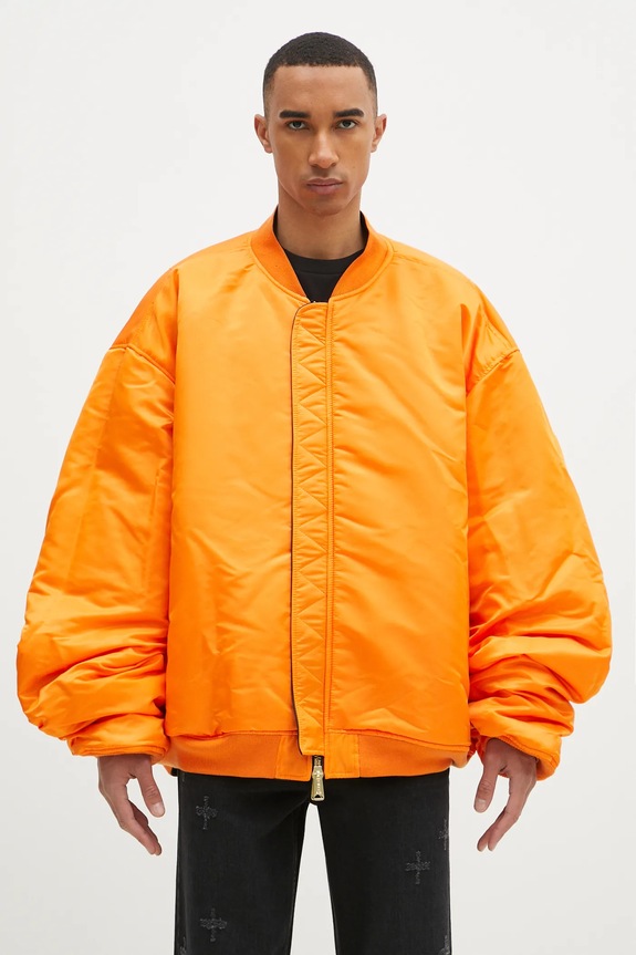 Яке VETEMENTS Oversized Leather Bomber UA66JA200B черен SS25