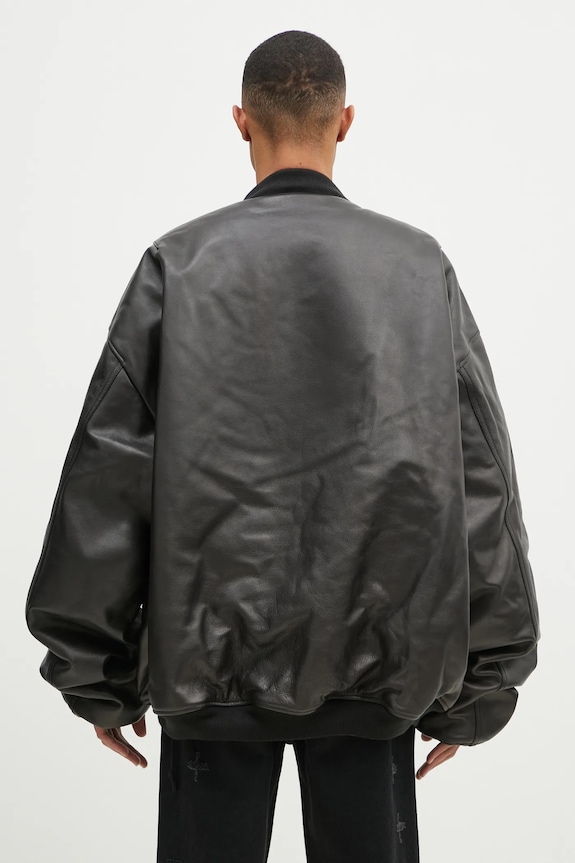 Яке VETEMENTS Oversized Leather Bomber UA66JA200B черен