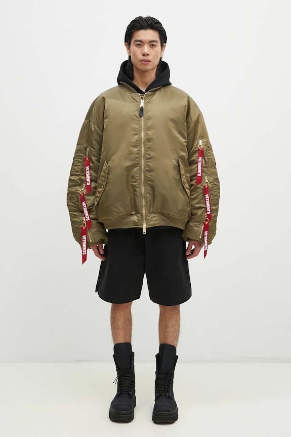 VETEMENTS reversible bomber jacket Cargo Bomber UA66JA300E