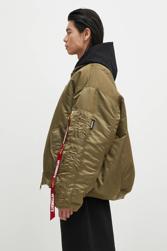 Clothing VETEMENTS reversible bomber jacket Cargo Bomber UA66JA300E green