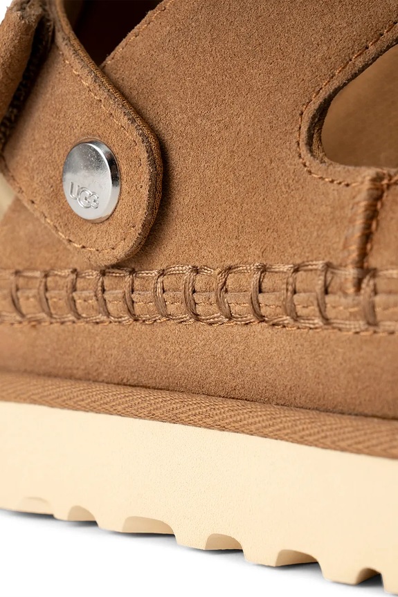 UGG klapki zamszowe Goldenstar Glide brązowy 1167399.CHE