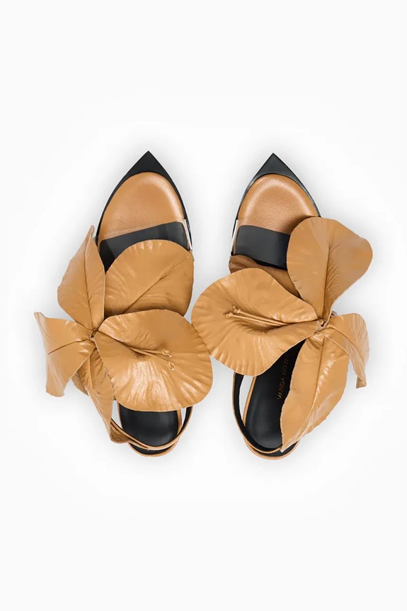 Δερμάτινα πέδιλα Vanda Novak Daisy μπεζ Daisy.Camel.Beige
