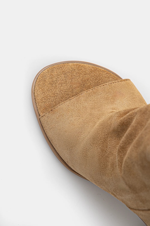 Велурени ботуши Naked Wolfe KIND кафяв Kind.Cow.Suede.Camel
