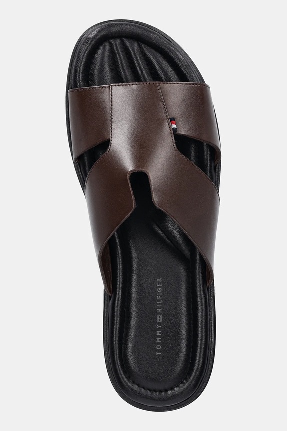 Tommy Hilfiger bőr papucs PREMIUM HILFIGER SLIPON LH SAND barna FM0FM05357