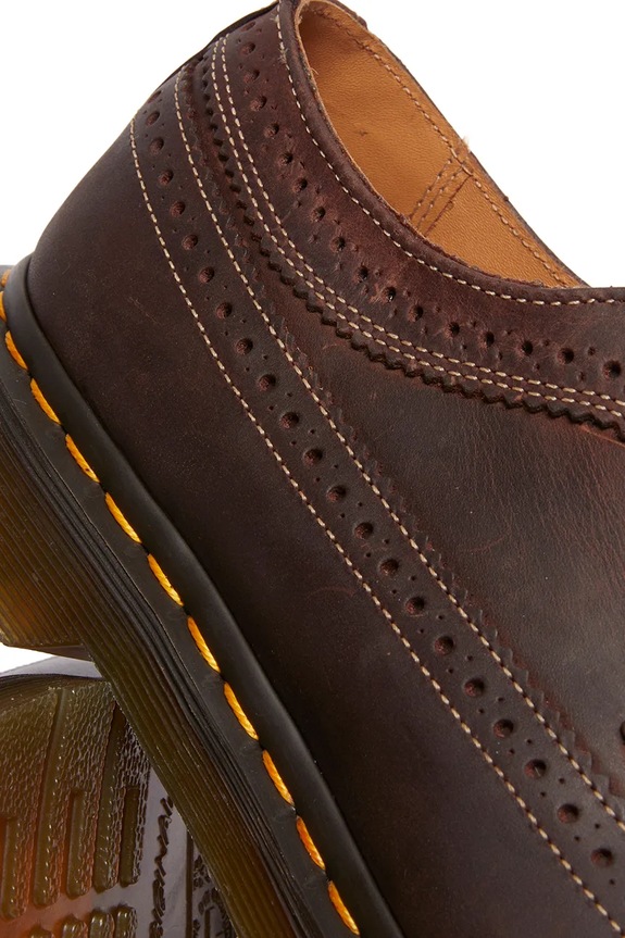 Δερμάτινα κλειστά παπούτσια Dr. Martens 3989 YS καφέ DM40553201