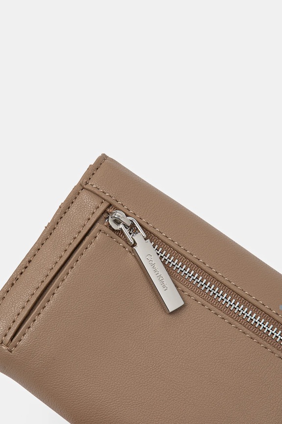 Πορτοφόλι Calvin Klein μπεζ K60K612851