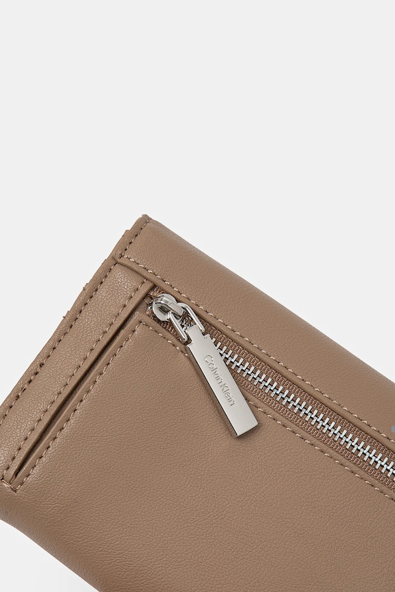 Πορτοφόλι Calvin Klein μπεζ K60K612851