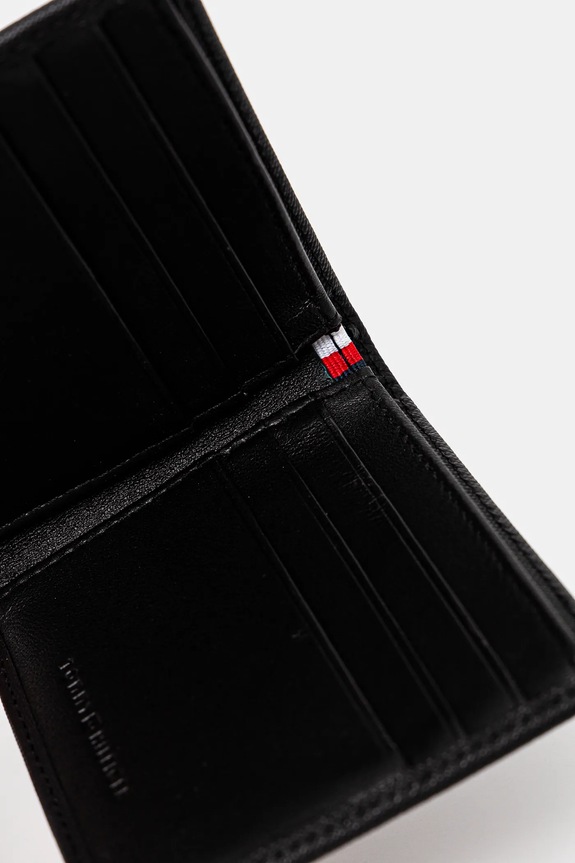 Δερμάτινο πορτοφόλι Tommy Hilfiger μαύρο AM0AM13258