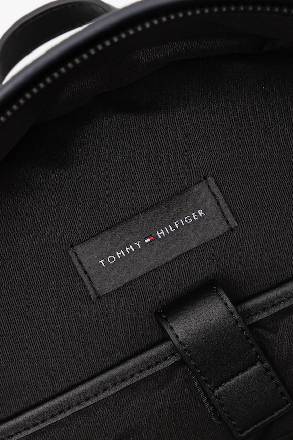 Batoh Tommy Hilfiger námořnická modř AM0AM13070