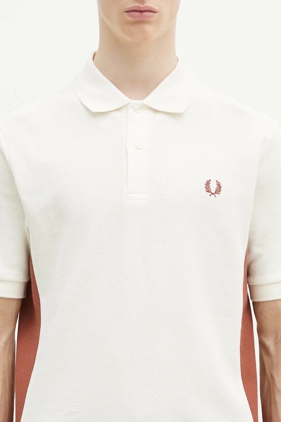 Хлопковое поло Fred Perry бежевый M9875.760