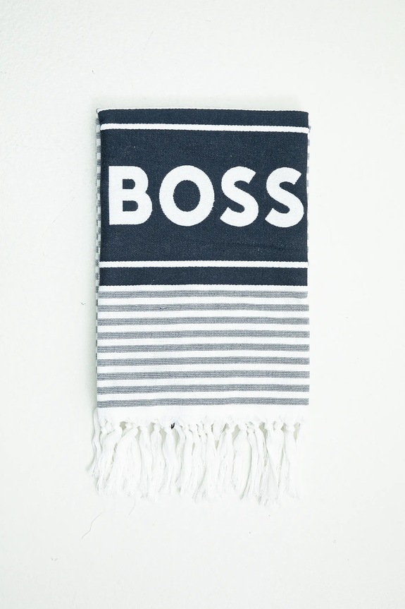 BOSS prosop mediu din bumbac Riviera 71 x 140 cm 50540424 bleumarin SS25