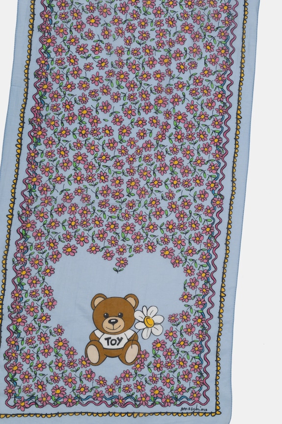 Šála ze směsi hedvábí Moschino 45 x 150 cm M3251.3322 modrá SS25