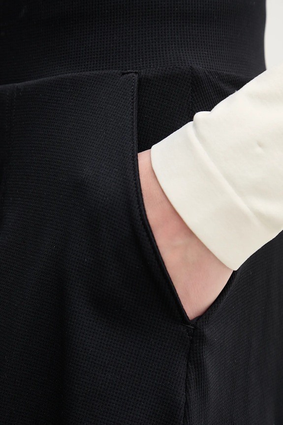 Sportska suknja Peak Performance G80206 crna