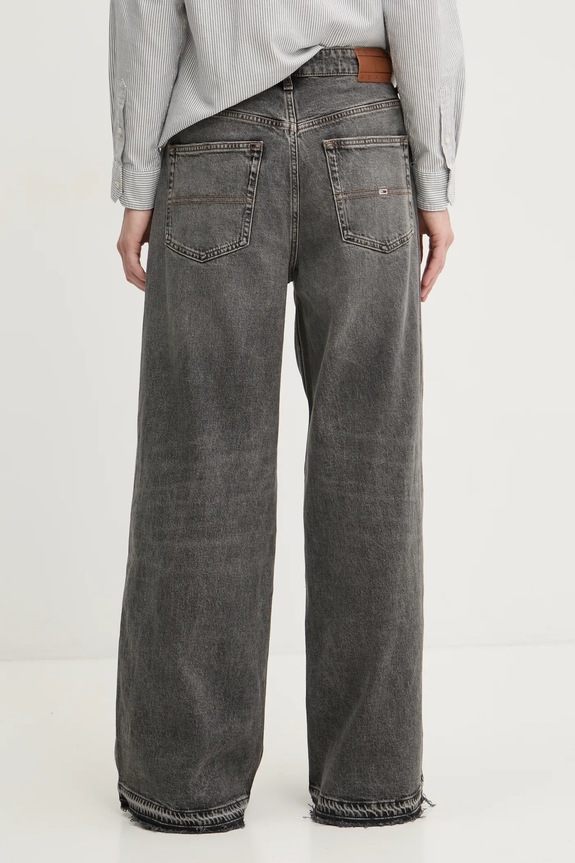 Odjeća Traperice Tommy Jeans DW0DW19774 siva