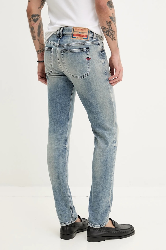 Odzież Diesel jeansy 1979 SLEENKER L.32 TROUSERS A03594.09K58 niebieski