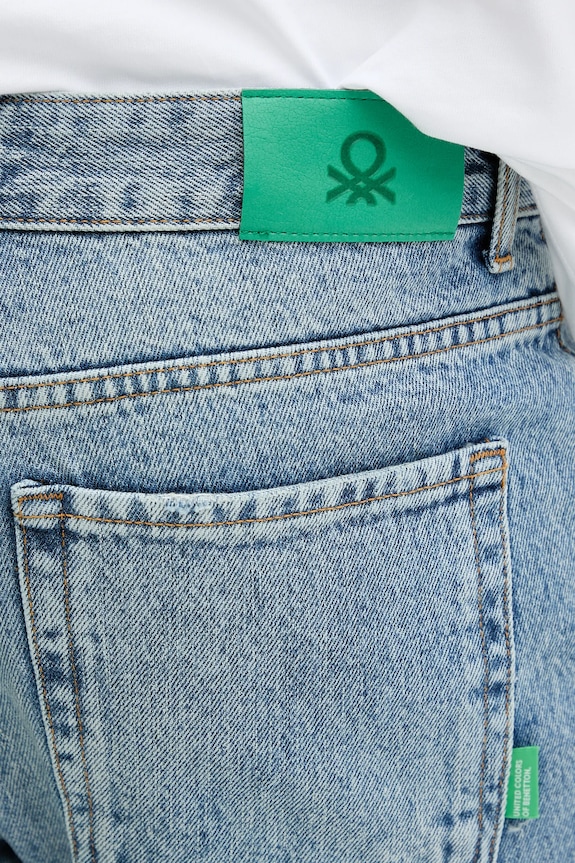 United Colors of Benetton jeansy bawełniane niebieski 4W9KUE01U
