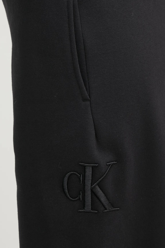 Tepláky Calvin Klein Jeans čierna J20J224841