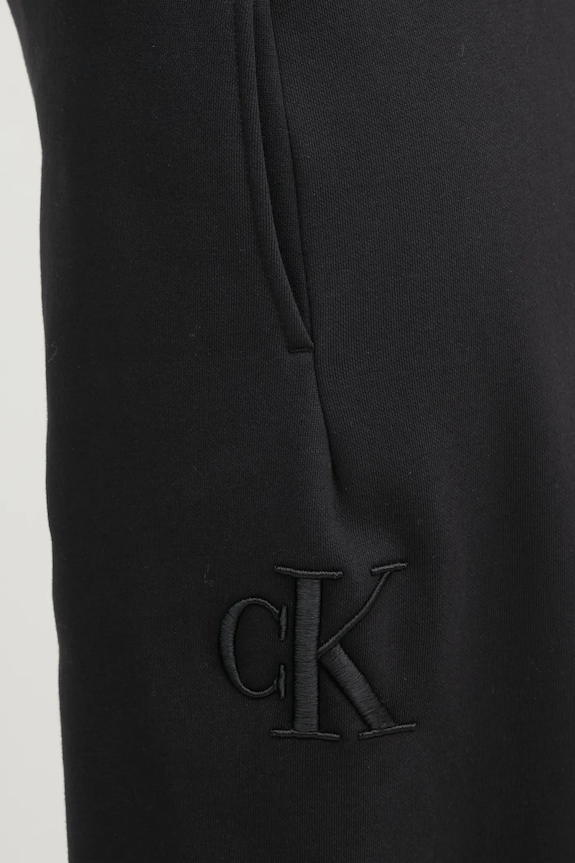 Tepláky Calvin Klein Jeans čierna J20J224841